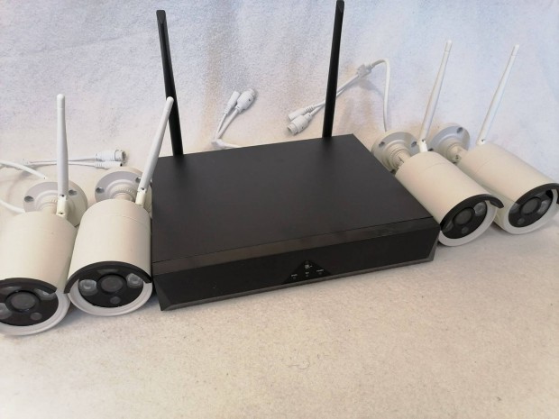 4 Kamerás 4K-S Wifis Minőségi Okos Kamera Készlet-Kültéri, Beltéri