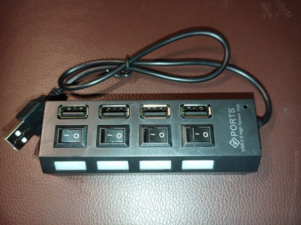 4 Portos LED USB 2.0 Adapter Hub. Be - kikapcsol. PC, stb