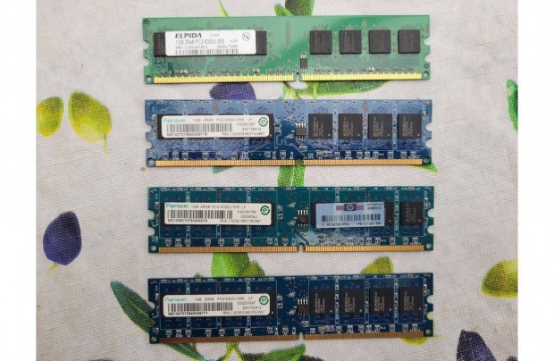4 X 1Gbyte DDR2/667 asztali PC RAM