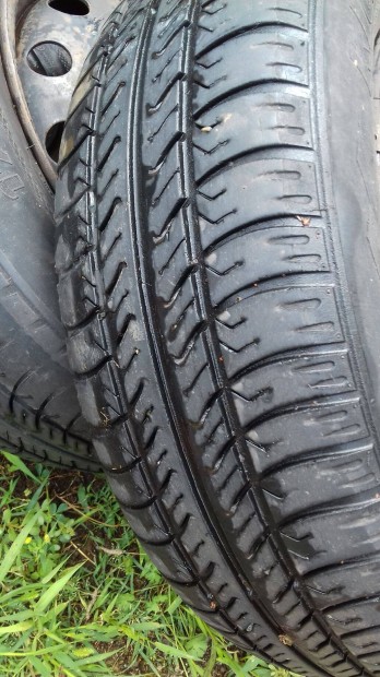 4 darab 175"70"R13-as Nyari gumi felnivel ea