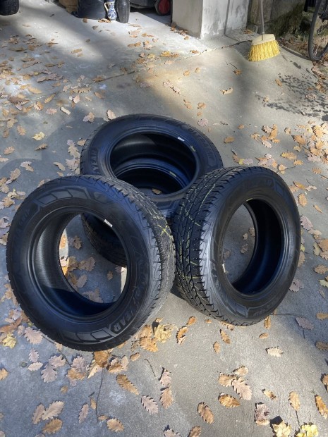 4 darab Good Year kisteherautó téligumi 215/65 R16C