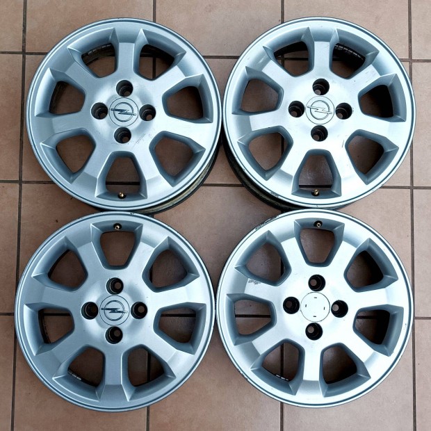 4 darab gyári 15"-os 4x100 Opel "hópehely" alufelni 6Jx15H2 ET49