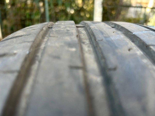 4 darab nyri gumi, Goodyear Efficientgrip Performance 215/45/R20 95T
