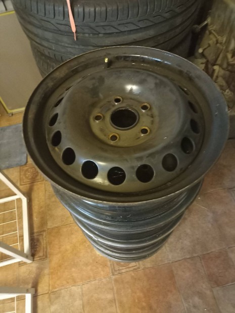 4 db 15'' coll acél felni VW Golf V / Touran