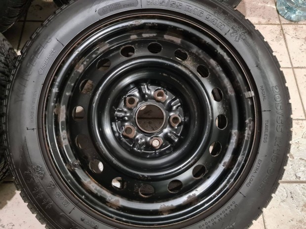 4 db 16" 5x114,3 ac�lfelni t�ligumival elad�