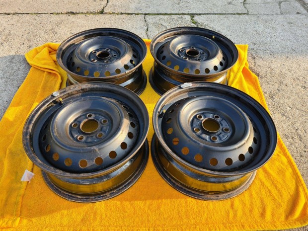 4 db 16" 5x114,3 fém felni eladó
