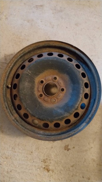 4 db 16" col acél felni csavarokkal