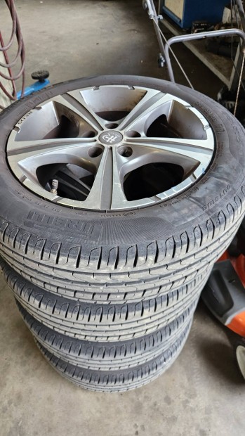 4 db 16"-os Ford Focus alufelni, gumival