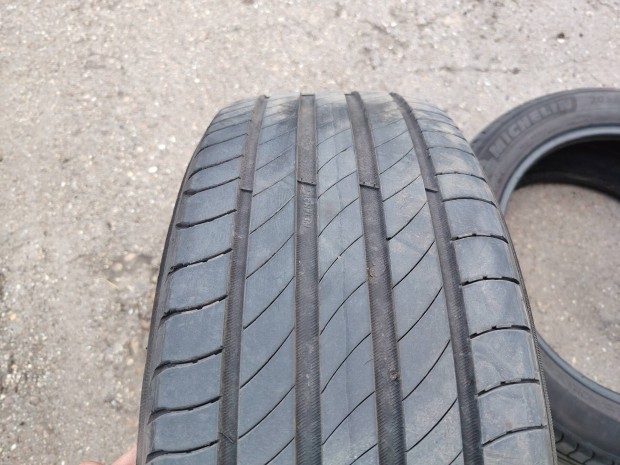 4 db 17-es Michelin ny�rigumi elad� 