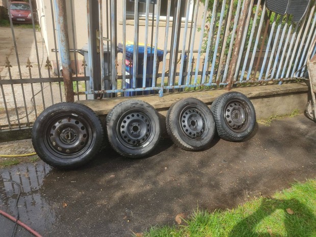 4 db 185/65/R14 aut�gumi felnivel egy�tt elad�