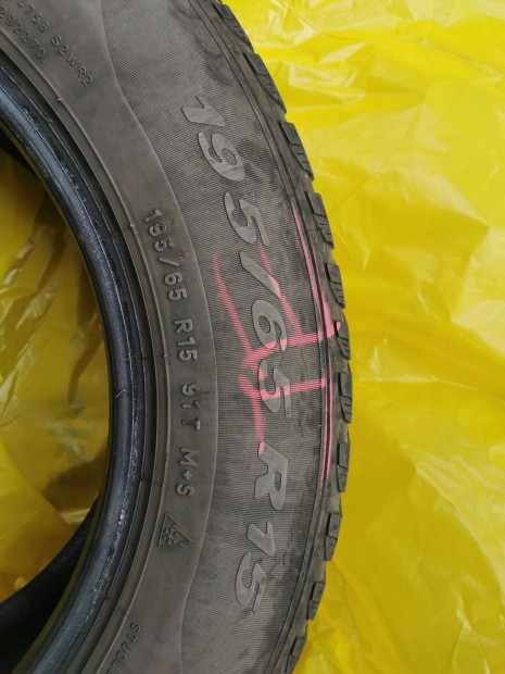 4 db 195/65 R15 91T Pirelli Cinturato Winter
