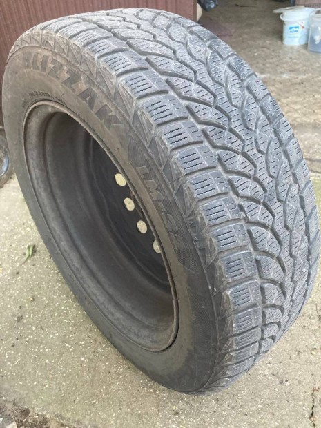 4 db 205/55 R16 Bridgstone tligumi felnin