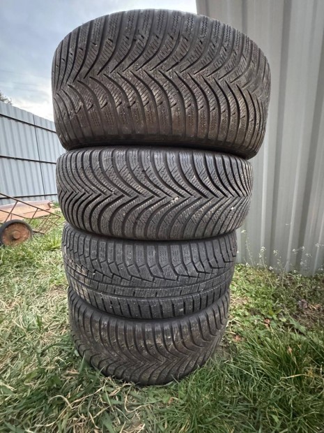 4 db 205 55 R16 Gumik Michelin , Hankook