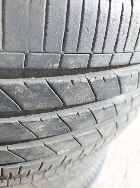 4 db 215/45 R18 Bridgeston nyári gumi