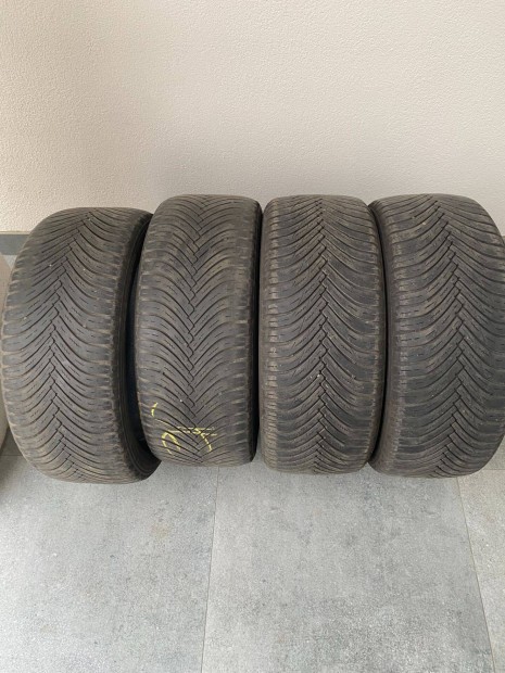 4 db 225/45 R17 Maxxis M+S négyévszakos autógumi gumiabroncs