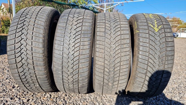 4 db 225/55 R17 Semperit Tli Gumi