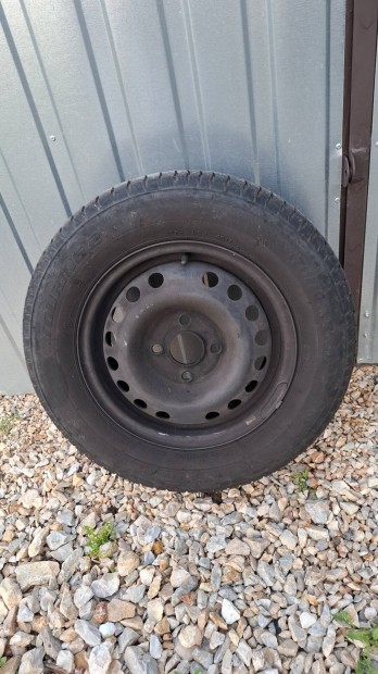 4 db 4x100 -as felni ,  gumiabronccsal elad