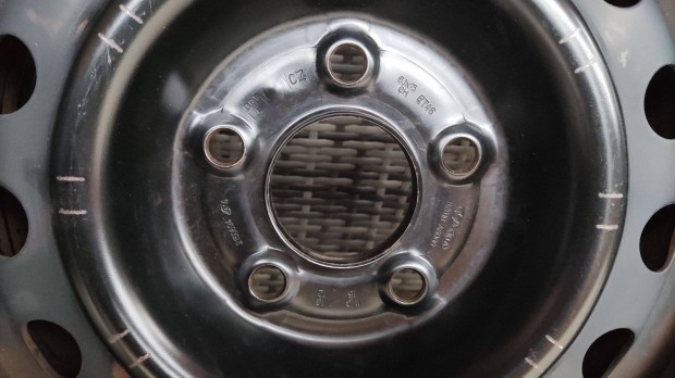 4 db 6Jx15 ET46 lemezfelni hasznlt nyri gumikkal elad (Hyundai i30)