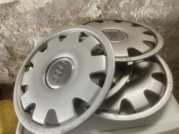 4 db Audi gyri dsztrcsa!