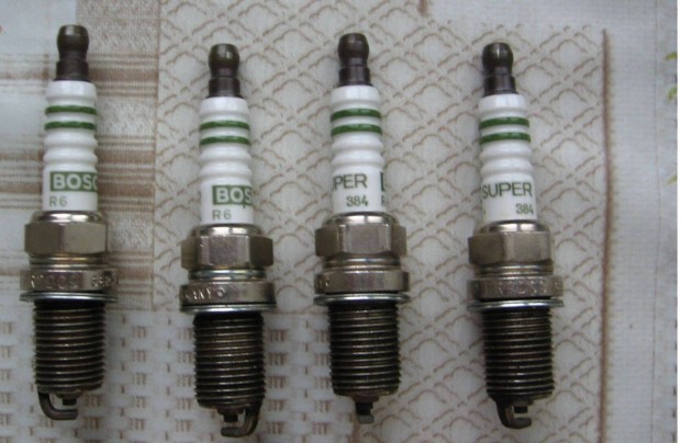 4 db Bosch Super 384 R6 gy�jt�gyertya