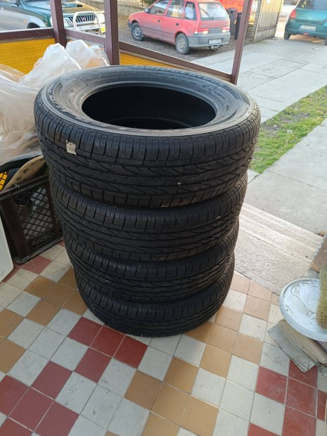4 db Bridgestone Dueler 215/65 R17 nyári gumi (zozizo)
