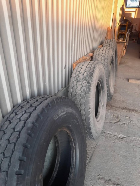 4 db Bridgestone daru gumik