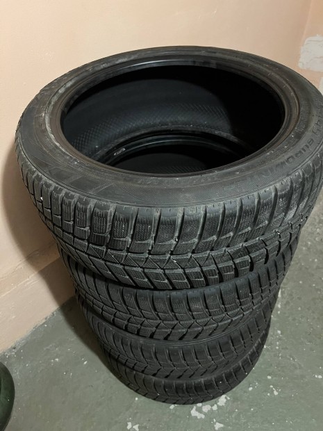 4 db Falken 225/45R17 94V tli gumi 3000 km futott