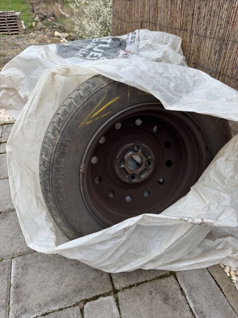 4 db Felni Suzuki swift ny�ri gumival