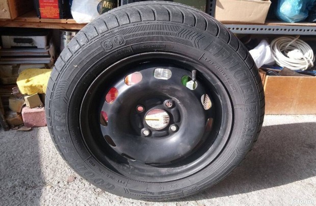 4 db Ford Fiest�ra val� lemezfelni elad�