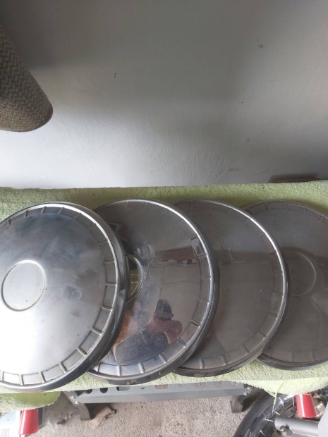 4 db Lada Zsiguli d�szt�rcsa