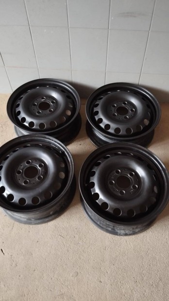 4 db Mercedes lemezfelni