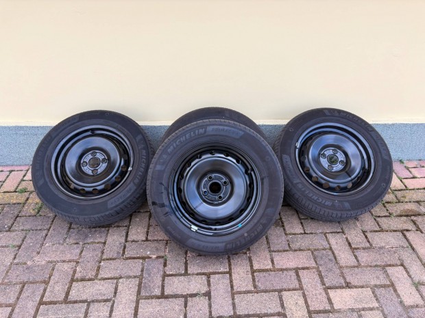 4 db Michelin Primacy 4 185/65 R15 felnin