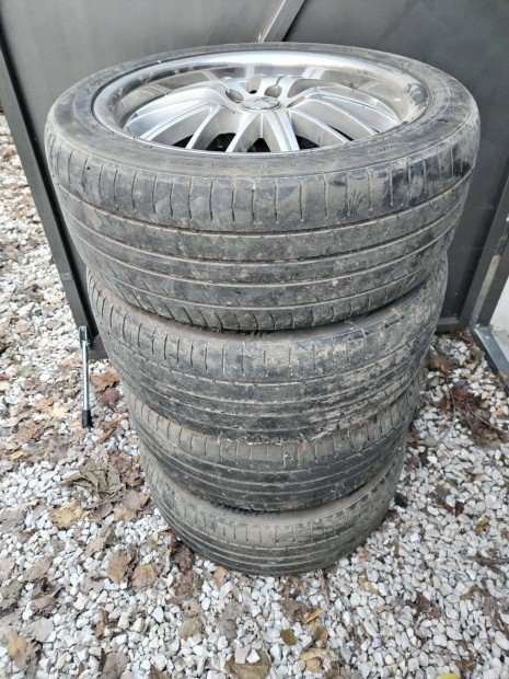 4 db Mitsubishi Alufelni (19") 4 db nyrigumival (245/45 R19)