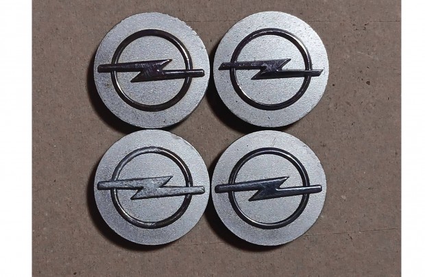 4 db Opel Gy�ri GM felnikupak felni k�z�p 60 mm