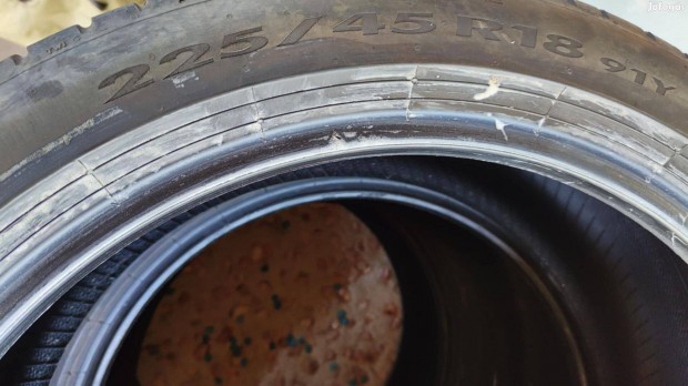4 db Pirelli Ny�ri Gumi 225 45 R18