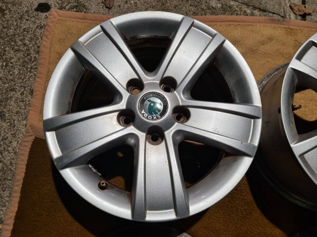 4 db Skoda 5x112 15" gyri alufelni