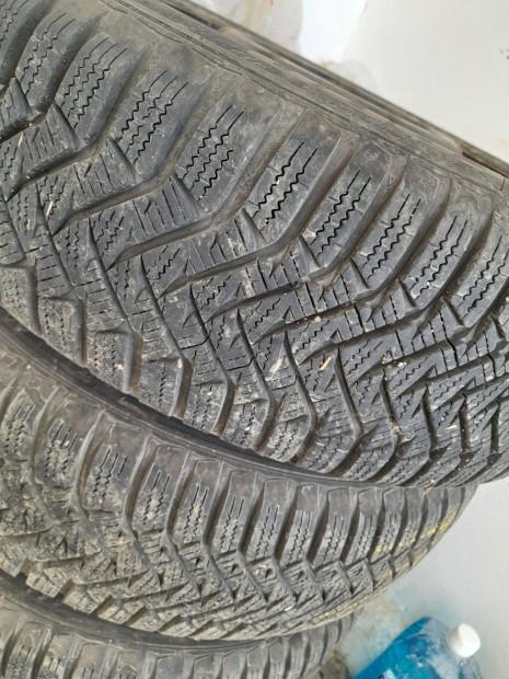 4 db Tligumi, Laufenn 185/65R15