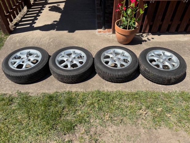 4 db Toyota Yaris felni