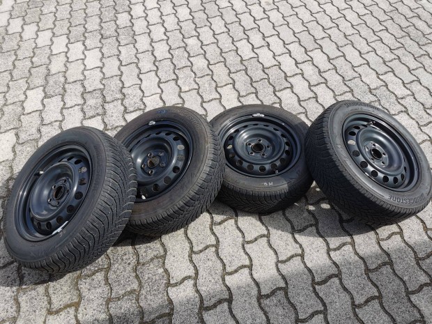 4 db Toyota gyári lemezfelni téligumival és Tpms szenzorokkal