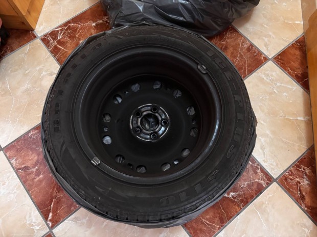 4 db VW Polo gyári acélfelni 15 5x100 téligumival