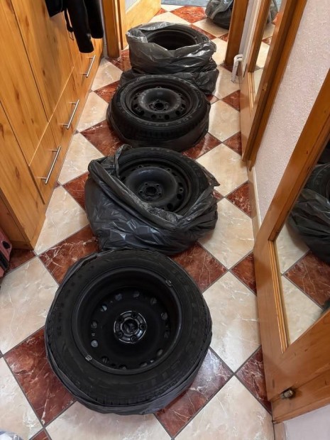 4 db VW acélfelni 15 5x100 téligumival