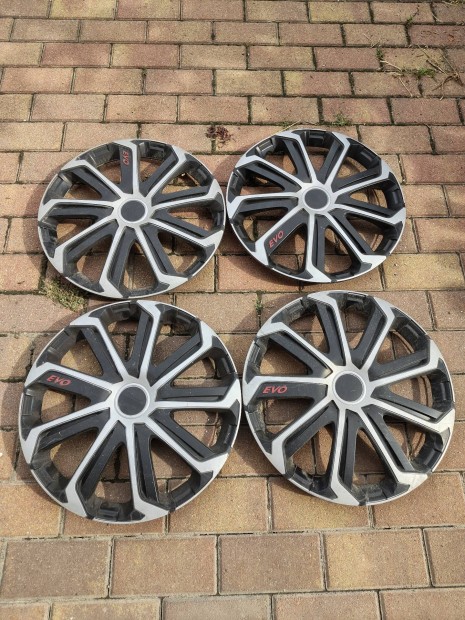 4 db Versaco Evo Black and Silver Dísztárcsa 16"
