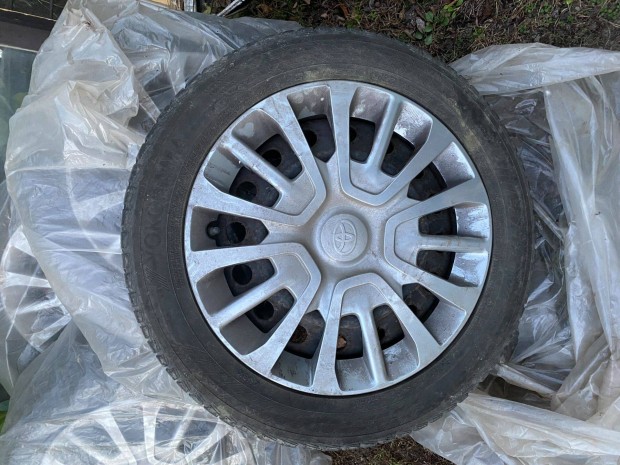 4 db Yokohama Bluearth 205/55R16 tli gumi felni dsztrcsa tligumi