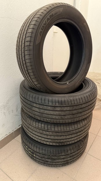4 db Yokohama nyrigumi 225/55R18-as mretben