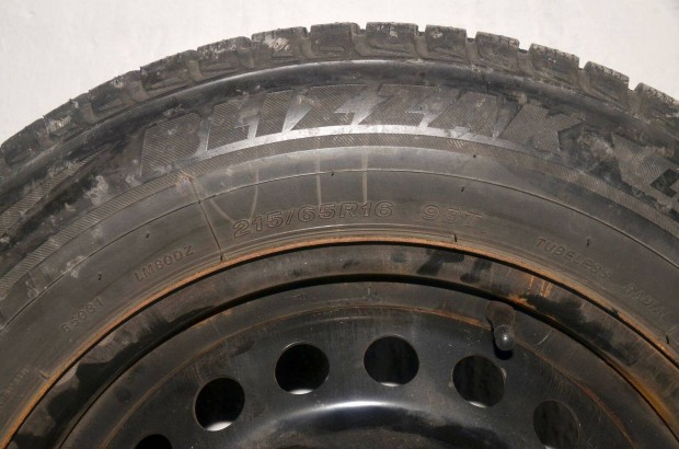 4 db. Bridgestone Blizzak 215/65/R16. 40 ezer