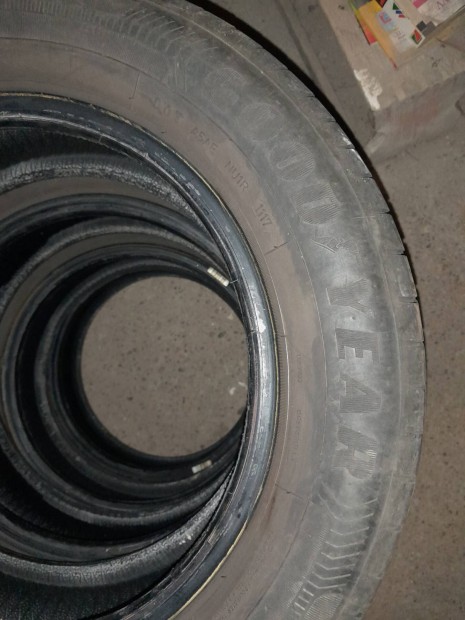 4 db Goodyear nyári gumi 195/65/15