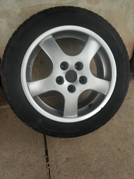 4 db ( 1 garnit�ra ) 5 � 112  R16 Borbet felni .