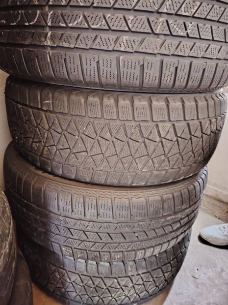 4 db gumi abroncs 235/55 R19