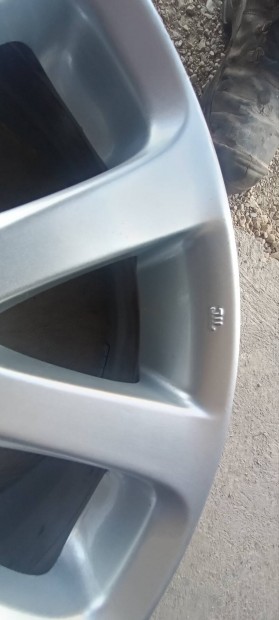 4 db gy�ri 16"-os Mazda alufelni garnit�ra