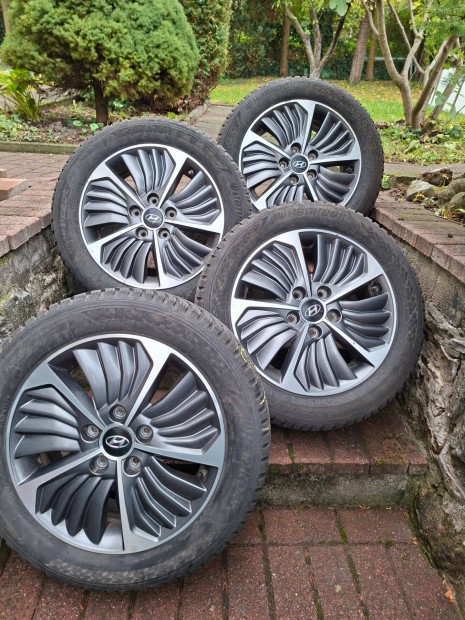 4 db gyri Hyundai alufelni ,Hankook Winter i*cept RS3 205/55/R16